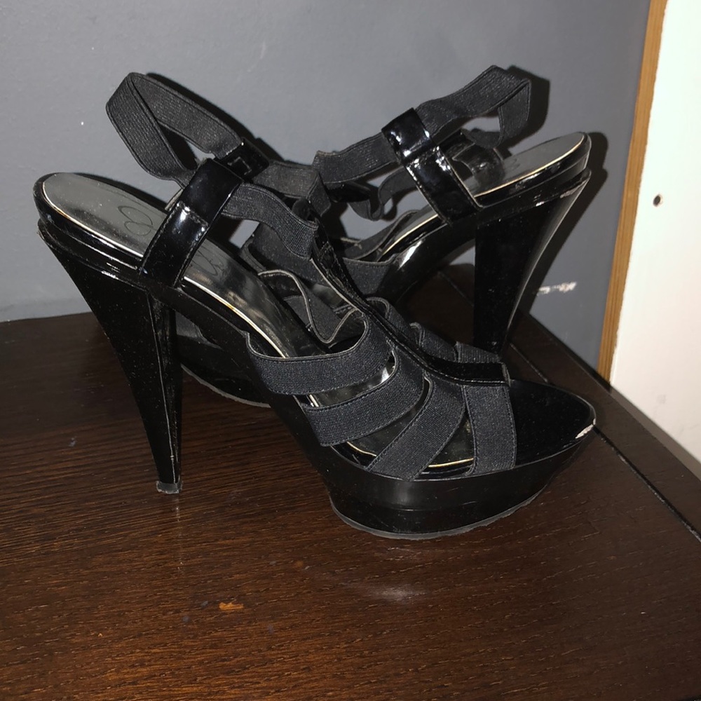 Shoe
